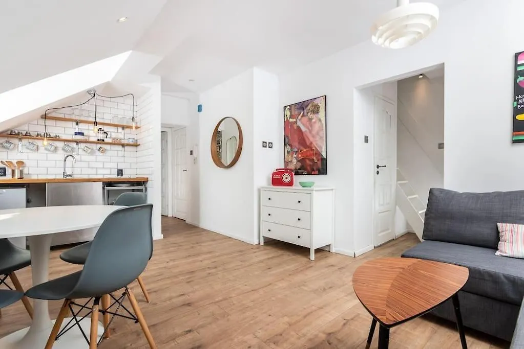 Artistic Flat With Entresol - 5' Market Square - By Upstairs Krakow 0*,