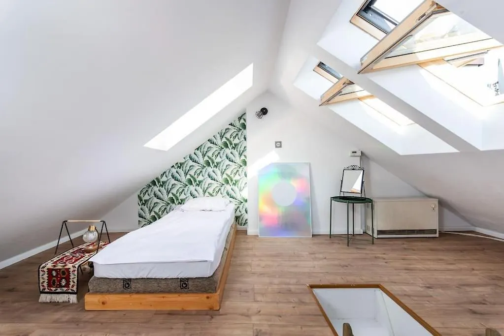 Artistic Flat With Entresol - 5' Market Square - By Upstairs Krakow