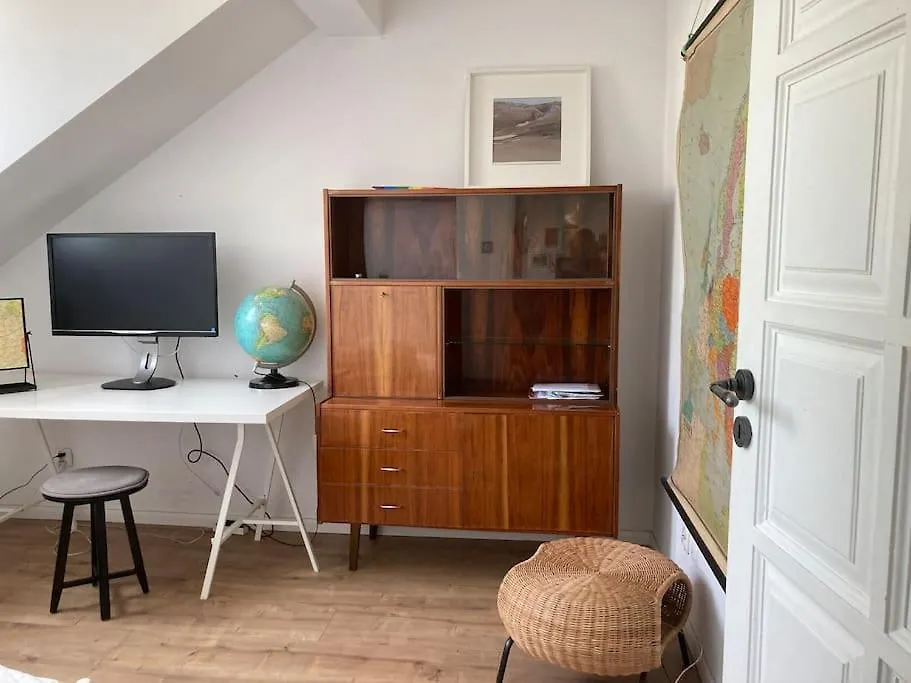 Apartment Artistic Flat With Entresol - 5' Market Square - By Upstairs Krakow